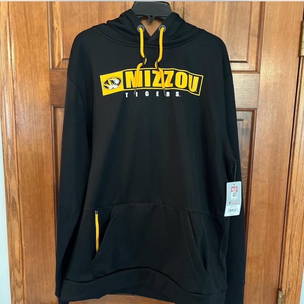 Colosseum Black and Yellow MIZZOU Sweater
